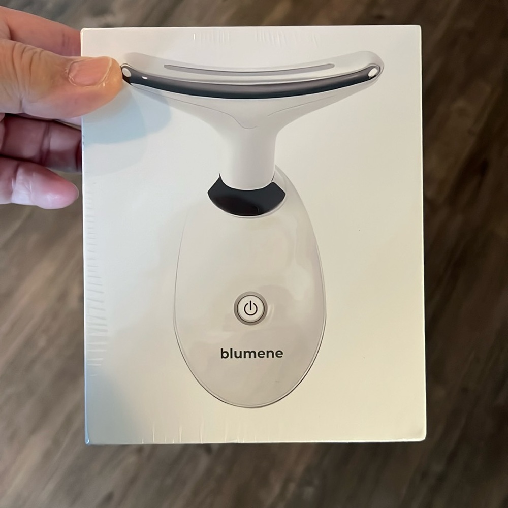 Blumene Face Pro, Lift, Firm, Depuffing & Anti-Wrinkle Tool.
